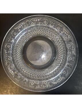 Set of 2 Vtg KIG MALAYSIA GLASS CLEAR FLEUR-DE-LIS PATTERN DINNER PLATES 10"